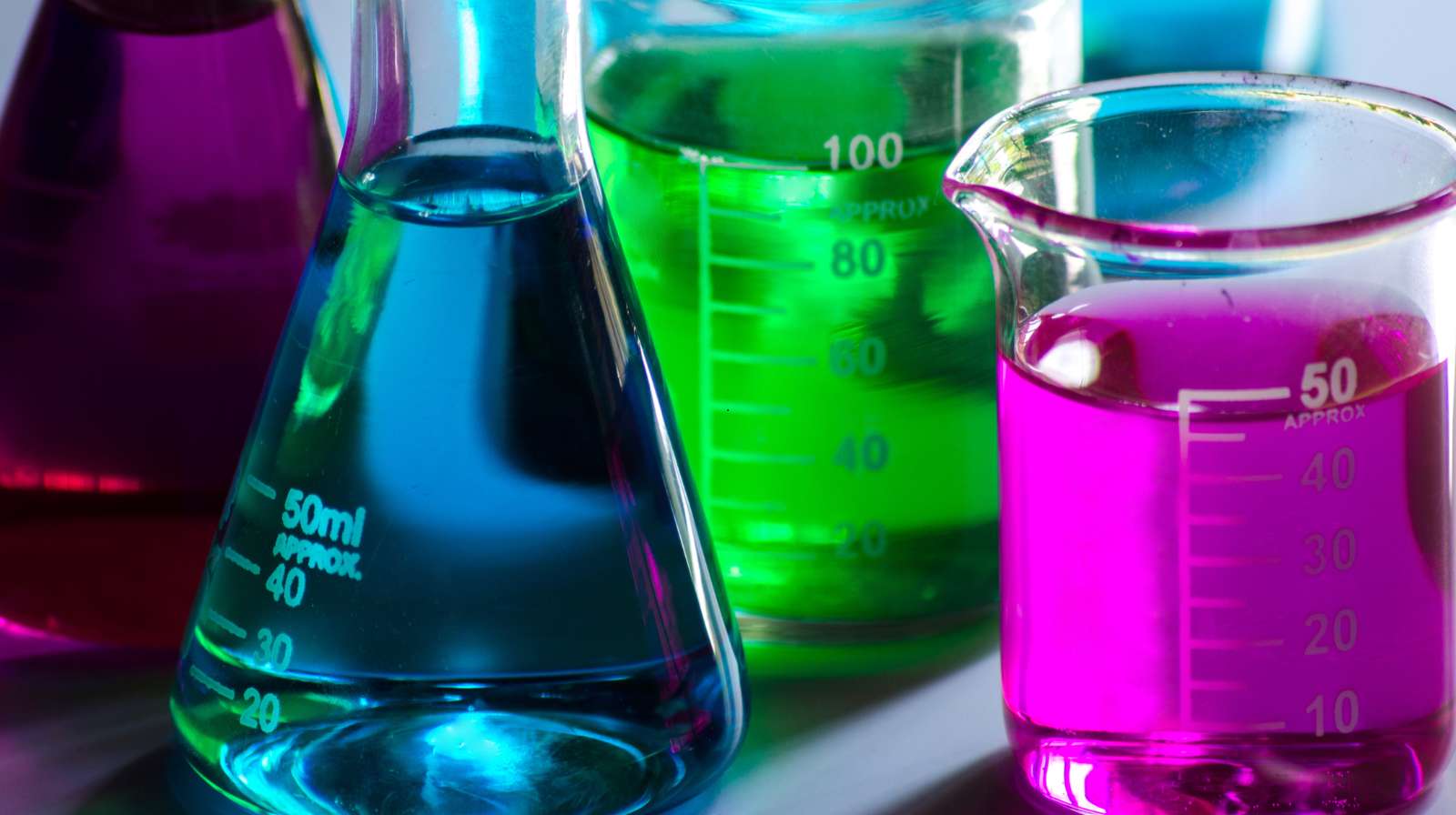 Chay & Asociados Sectores que trabajamos Quimicos